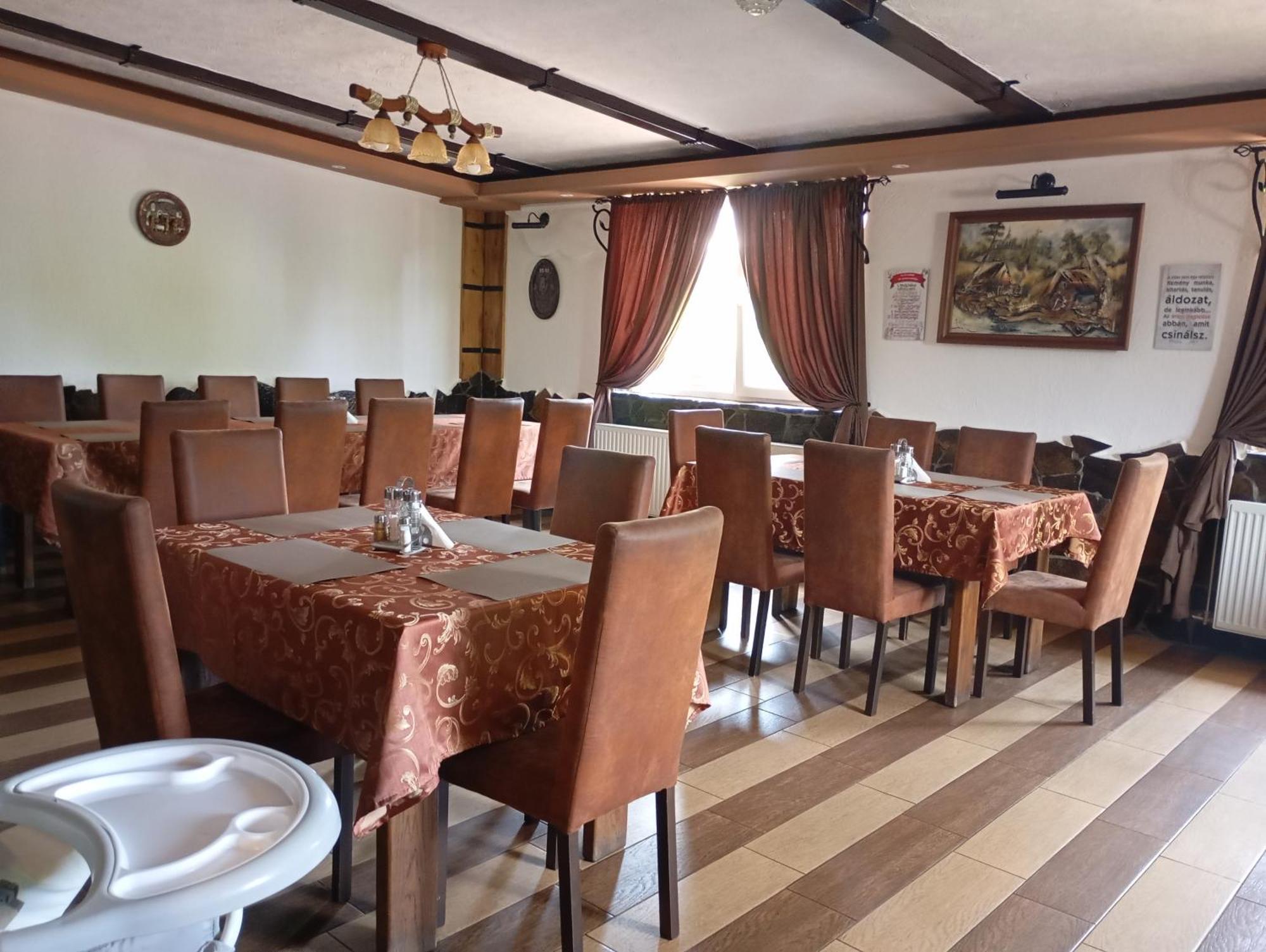 Three Aces Hotel Velyka Dobron Exterior foto
