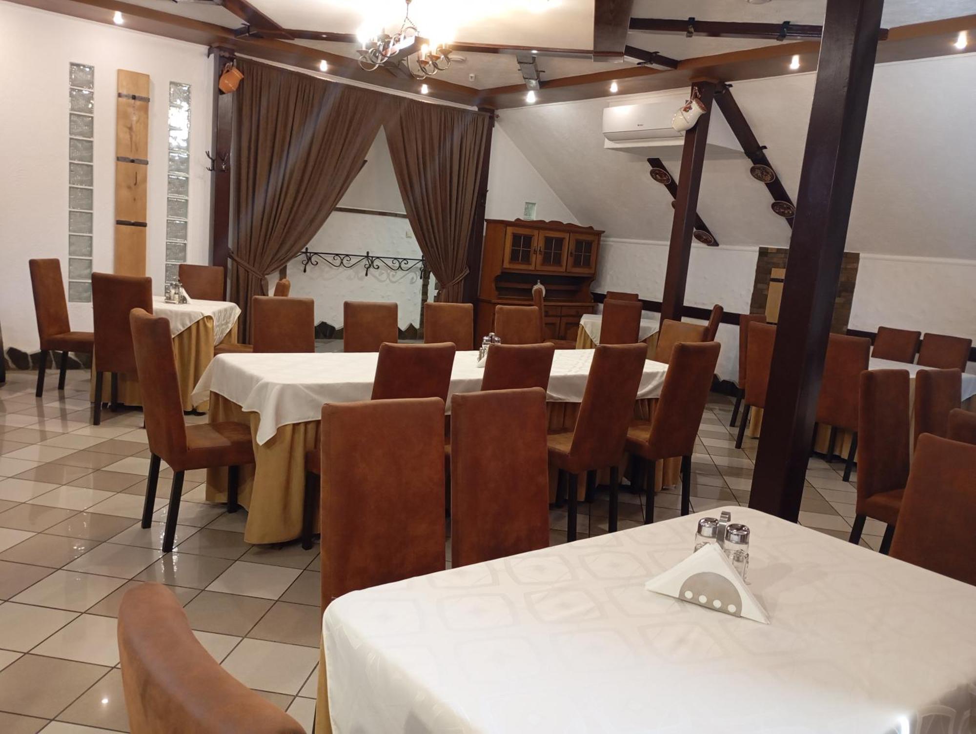 Three Aces Hotel Velyka Dobron Exterior foto