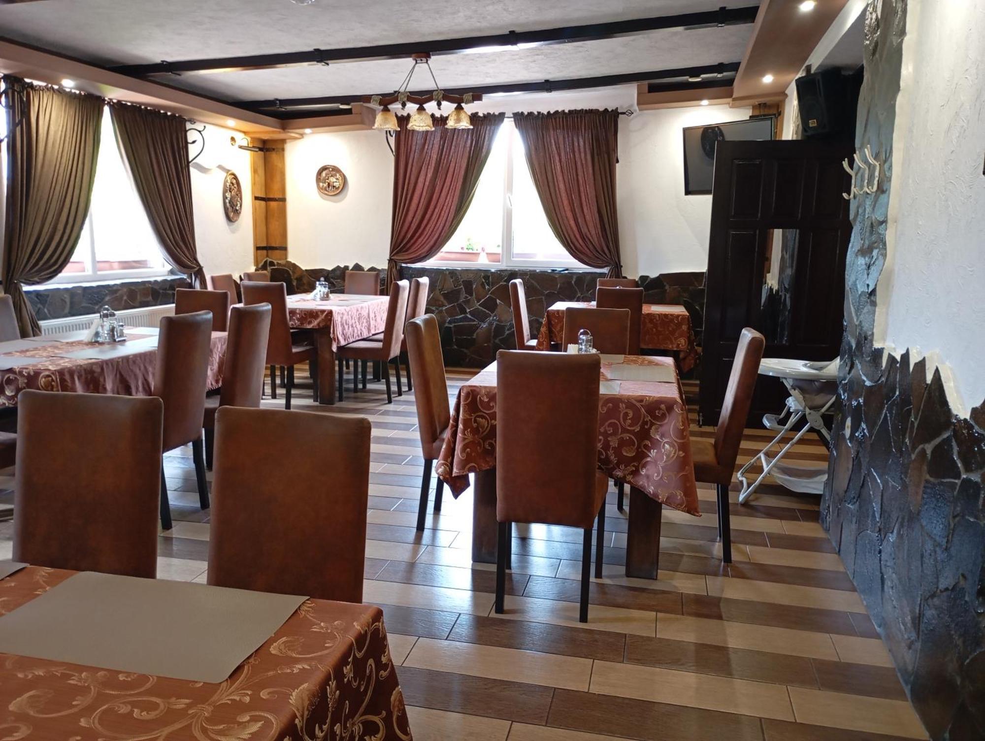 Three Aces Hotel Velyka Dobron Exterior foto